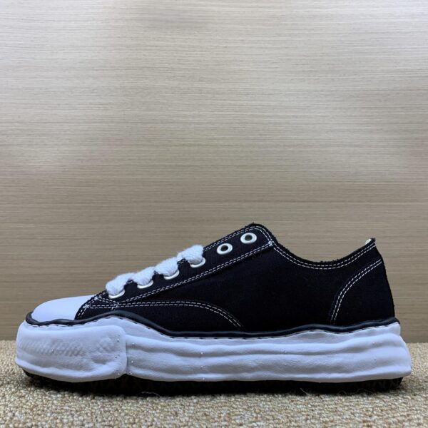 Maison Mihara Yasuhiro Black 2 Maison Mihara Yasuhiro 'Black & White'