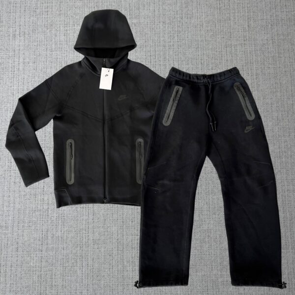 NiKe Tech Fleece Classic Baggy Tracksuit 1 Nike Tech Fleece Classic Baggy Tracksuit
